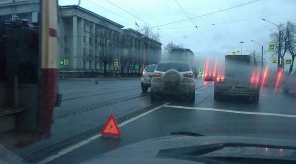 На Обуховской обороны Под Володарским мостом авария на трамвайных путях