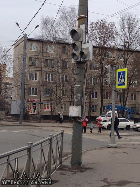 На Перекрёстке Народной и Дальневосточного пр. не работают светофоры. Будет жарко)))