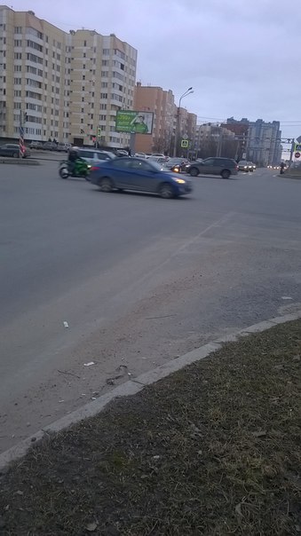 В 17:45 притерлись в центре перекрестка Репищевой и и Вербной улиц