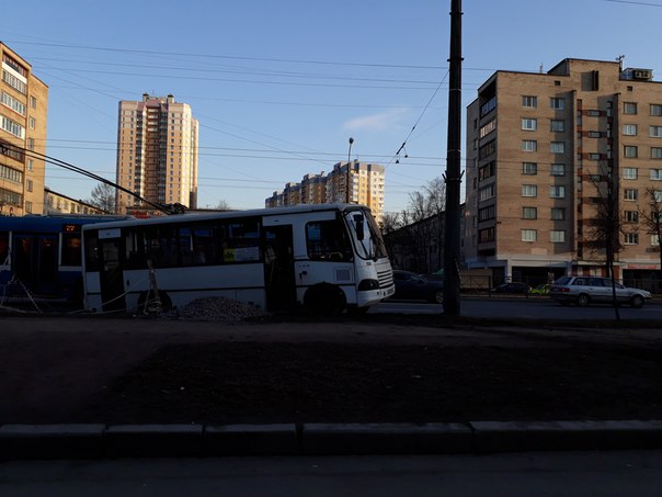 На Народной хотел заехать в карман.