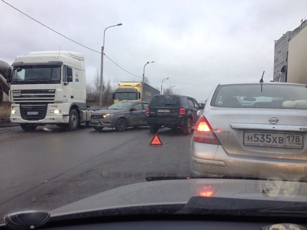 На Верхней улице Веста не пропустила Ford.