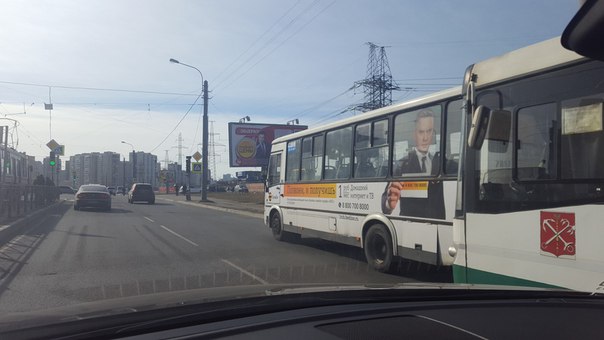 На Маршала Казакова маршрутка и автобус устроили ДТП