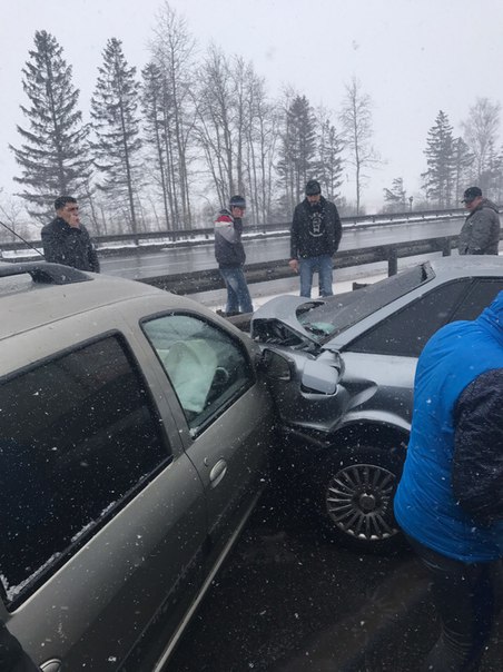 Авария на киевском шоссе, недоезжая гатчинской объездной