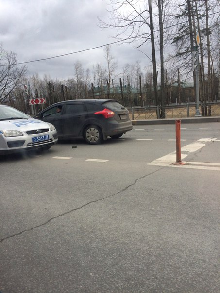 На Санкт Петербургском шоссе ford фокус второго участника нет Служба на месте