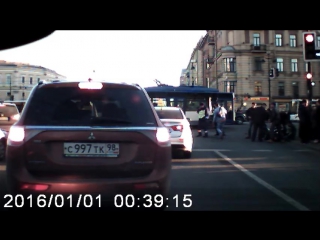 Мотоциклист попал в ДТП в центре Петербурга