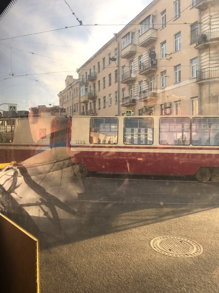 На перекрёстке Лиговского и Расстанной встал трамвай - собирается пробка