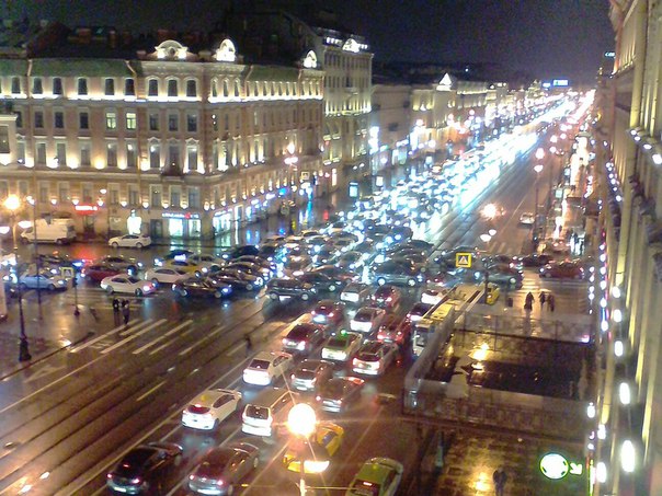 00:40 перекресток Невского Литейного и Владимирского , пробка не двигается , до дворцевой стоят без ...