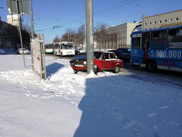 Перекресток ул.Солдата Корзуна и пр.Ветеранов.