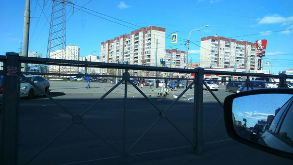 Серьезная авария на перекрёстке Гаккелевской улице и Богатырского проспекта.