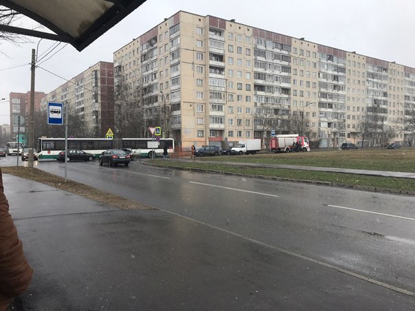 На перекрёстке Ленской и Белорусской, девушка на легковушке не уступила дорогу пожарной машине