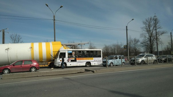 Здравствуйте, 07.04.17 примерно с 12:00 до 13:00 произошла серьезное ДТП на Шафировском перед Путепр...