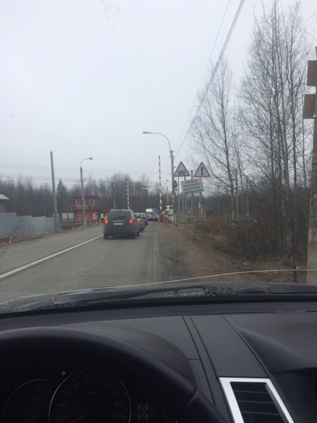 Помогите пожалуйста! Стою у жд переезда в сторону Белоострова от Песочки , митсуха поджера подвела ,...