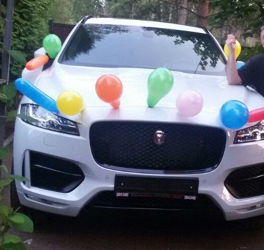 26 мая в Зеленогорске со стоянки Okея угнали автомобиль Jaguar F-Pace Белого цвета