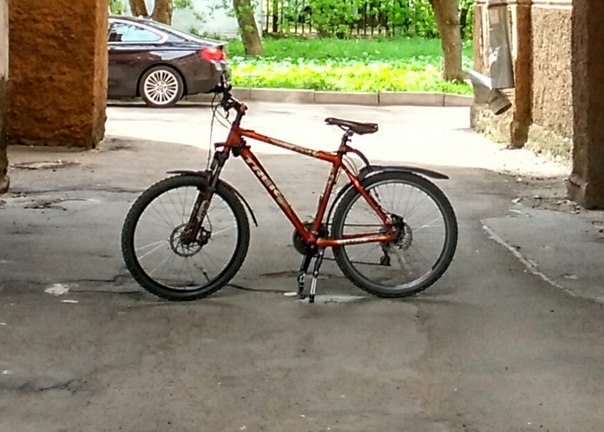 26 мая украли велосипед TREK 4300 от школы 344 в Невском районе (Тельмана 47) около 13:10. По камер...