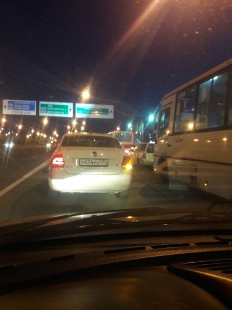 ДПС перекрыли въезд на Таллинском шоссе на КАД в обе стороны в 22.47