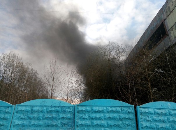 Пожар в заброшенной больнице, пожарные на месте были через 5 мин. Рядом с Руднева.
