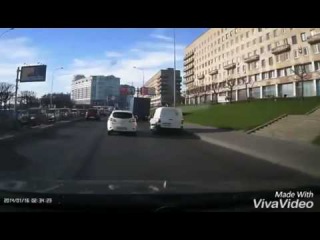 Видео вчерашнего ДТП на Свердловской набережной