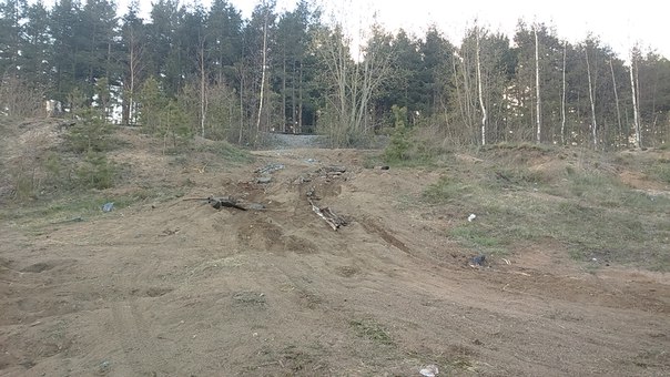 Застряли на шуваловском карьере, напротив железной дороги заброшенной, снизу,помогите вытащить пожал...