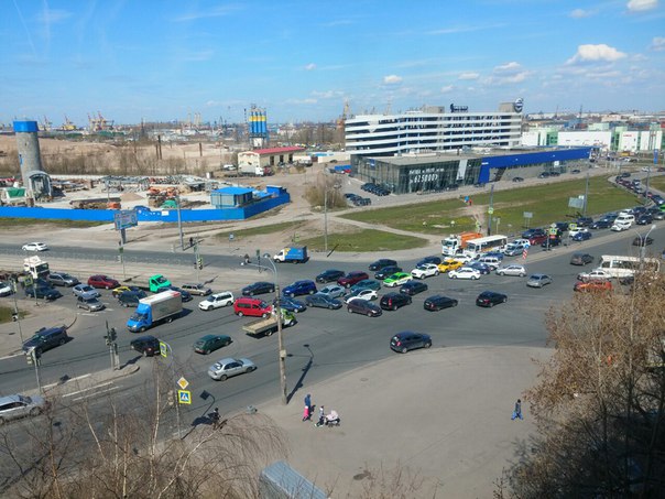 Не работает светофор на перекрестке Жукова и Казакова