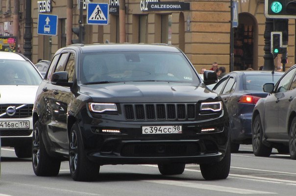 Ночью на 12 мая в 0:15 в Центральном районе с улицы Тюшина угнали автомобиль Jeep Grand Cherokee SRT...