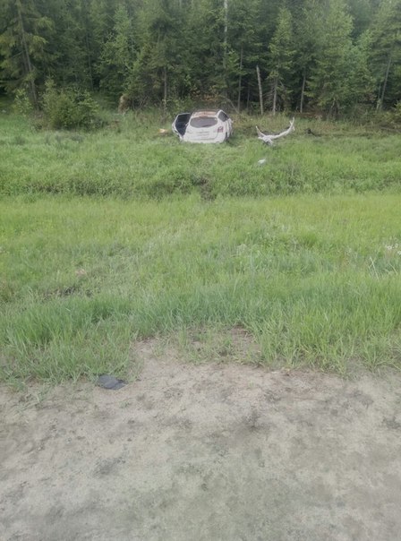 На 65 километре Московского шоссе машина летела в кювет , есть пострадавшие .
