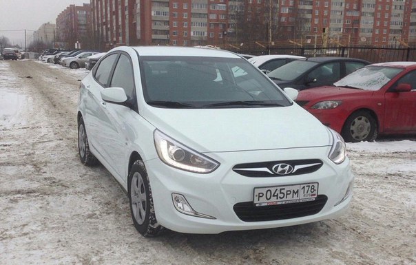 16 июня от дома39 на Сердобольской угнали Hyundai Solaris седан 2013 года выпуска, белого цвета,