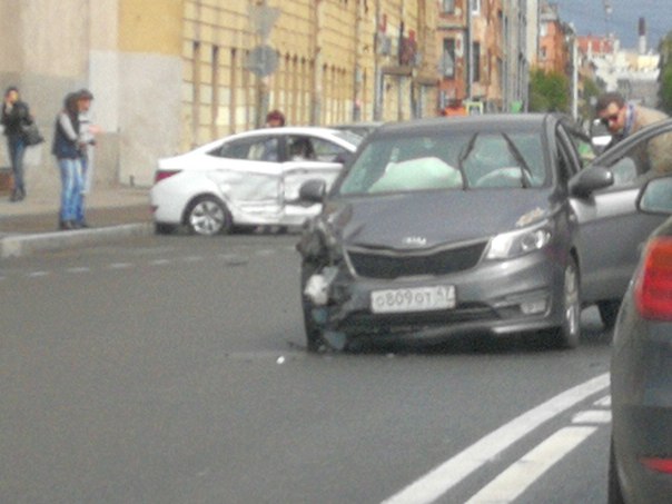 ДТП угол Обводного и Заслонова.