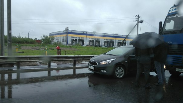 Московское шоссе в сторону города, поворот на Колпино. Притерлись