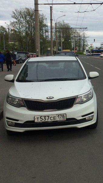 21 июня от дома 124 по Октябрьской набережной угнали автомобиль , Kia Rio седан белого цвета 2015.