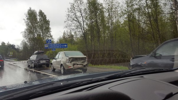 На Мурманской трассе в Синявино на перекрестке с Кировской улицей в сторону от города ДТП.