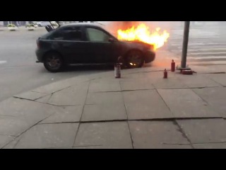 Загорелась машина на Московском проспекте