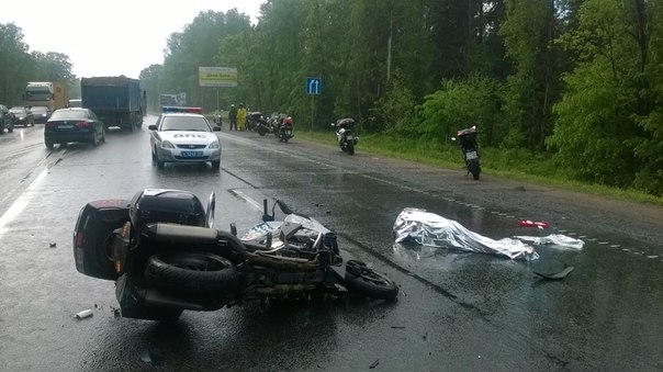 На Трасса М10, 300м до отворота на Новгород со стороны Москвы произошло ДТП с участием мотоцикла и а...