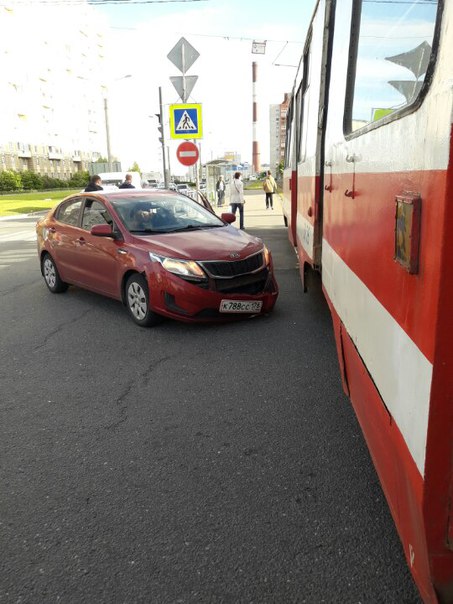 Пересечение Богатырского проспекта и Стародеревенской улицы