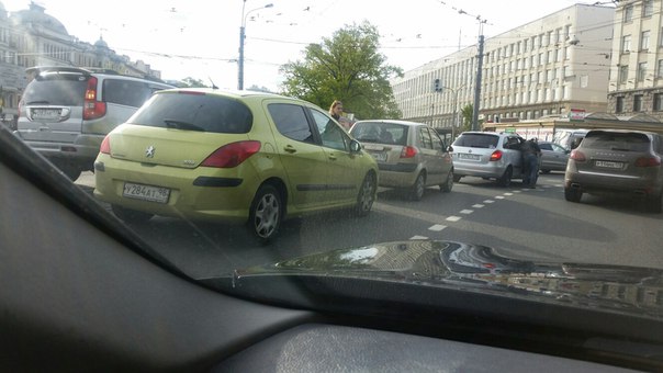 ДТП у М. ЧЕРНАЯ РЕЧКА в сторону центра.будет пробка