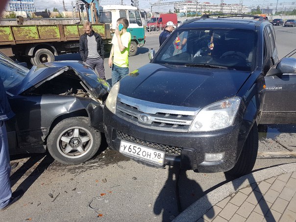 Угол суздальского и художников. Только что.