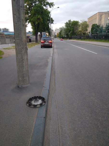 21:40 ДТП на пересечение Лабораторной улицы и Металлистов.