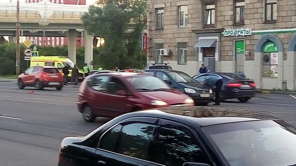 На улице маршала Говорова авария мотоциклист не поделил дорогу с семеркой так же семерка лоб в лоб с...