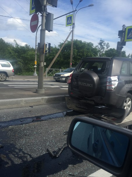 Газель приехала Suzuki на Выборгском шоссе, напротив газпрома.
