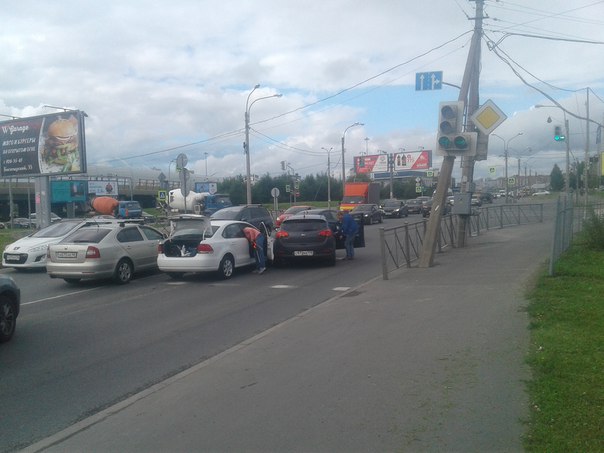 Вот и мы попали в ДТП.