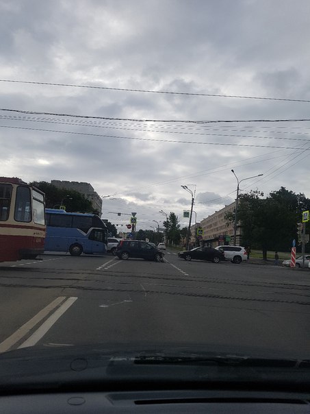 ДТП на пересечении улицы Маршала Казакова и проспекта Стачек.