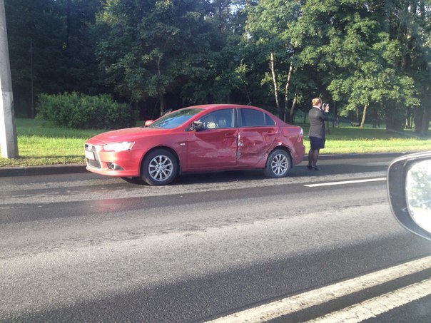 6 машин столкнулись на Петергофском шоссе.