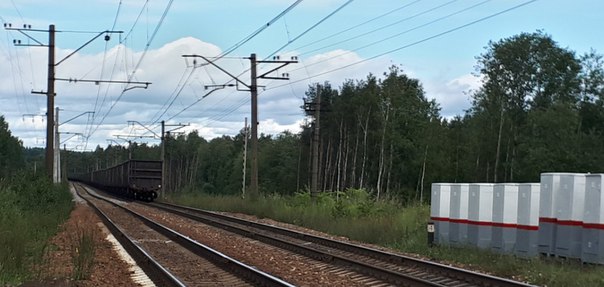 В Кузьмоловском встал состав к Токсово. Пробка дикая в обе стороны от жд переезда. Не суйтесь сюда. ...