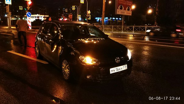 ДТП на пешеходном Комендантский Шаврова .