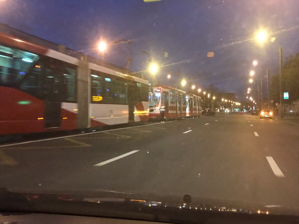 Встали трамваи на Благодатной после Витебского в сторону Гагарина