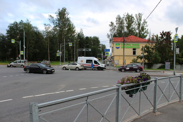 В Зеленогорске на перекрёстке Ленина и Зеленогорского,добавились еще две машины