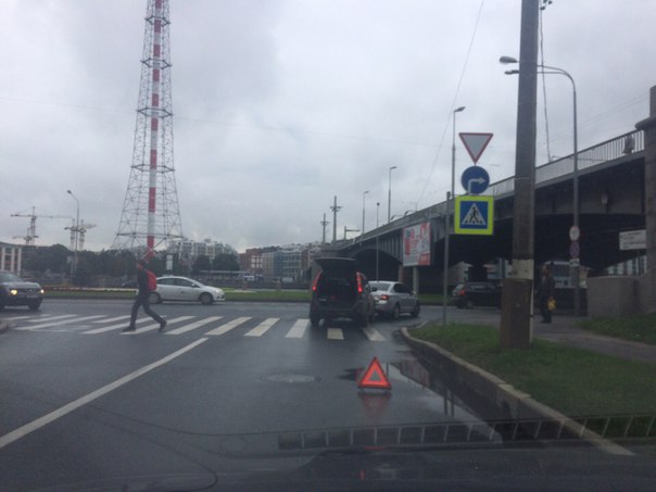 ДТП при выезде под Кантемировским мостом на Выборгскую наб.