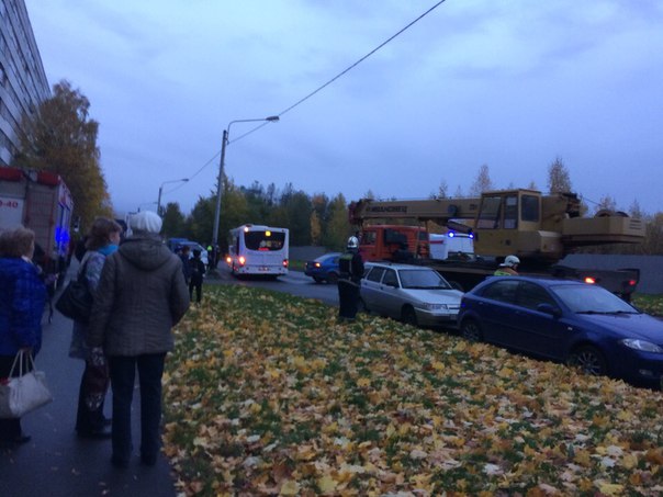 ДТП на Тамбасова напротив дома 8 проезду мешают сильно