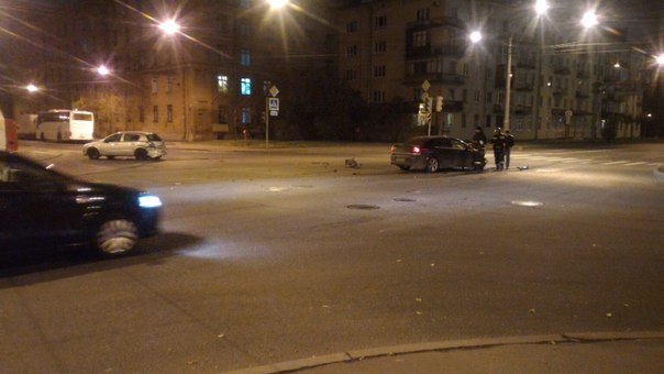 Ночное ДТП на пересечении ул. Трефолева и Маршала Говорова.