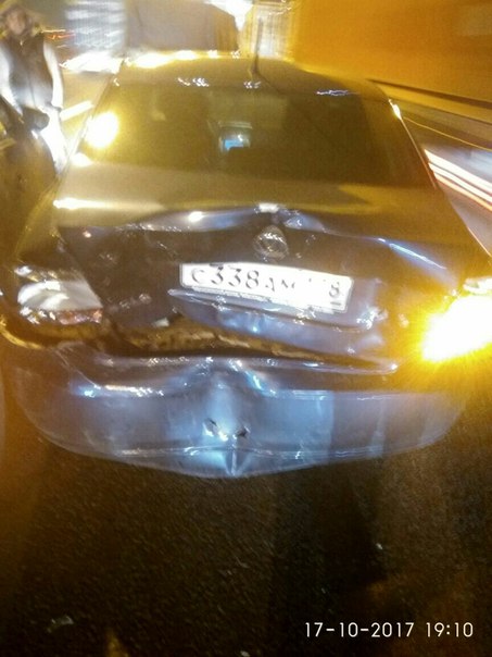 Сегодня вечером около семи часов на 74 километре КАД пьяный мужчина на Газели врезался в Volkswagen ...