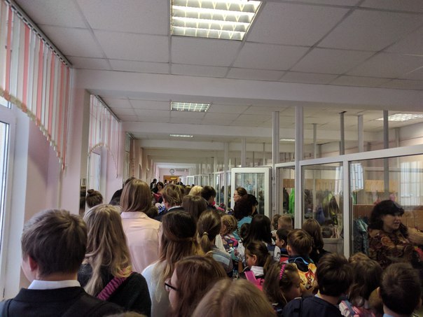 Эвакуация 343 гимназии, школьников уводят в 14